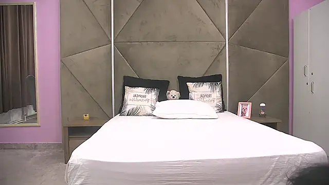 ElyzaIbarra online show from September 2025 05:43:02 AM