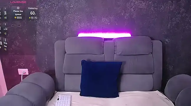 hannaa jhoonson online show from December 2024 06:42:02 PM