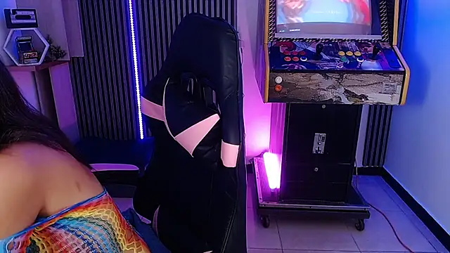 hannaa jhoonson online show from March 2025 04:02:02 AM