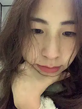 Aimeil online show from December 2024 05:05:02 PM