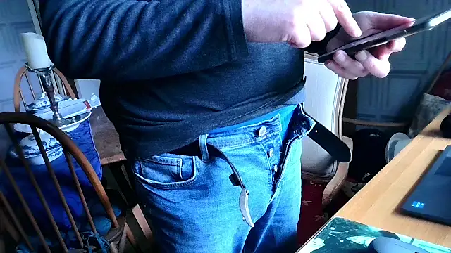 Adamdaddybear online show from March 2025 02:34:02 PM