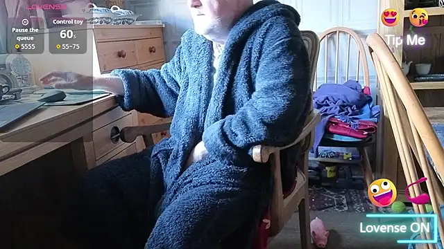 Adamdaddybear online show from September 2025 07:44:02 AM