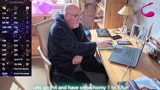 Adamdaddybear online show from June 2026 07:44:01 AM