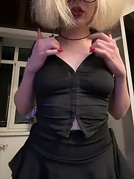 Snapshot of XMelissaX chatting on April 2026 09:43:02 PM XMelissaX online show from April 2026 09:43:02 PM