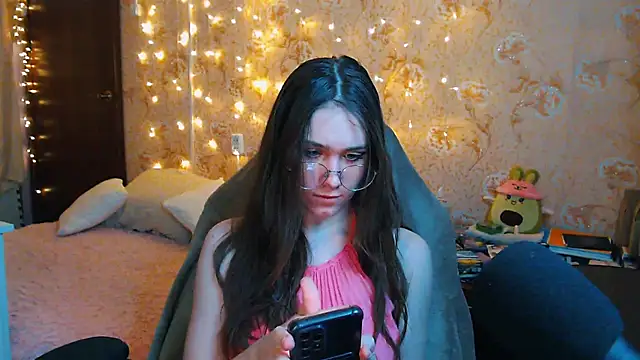 Snapshot of fluffy_kitty_ chatting on January 2026 07:27:02 PM fluffy kitty online show from January 2026 07:27:02 PM