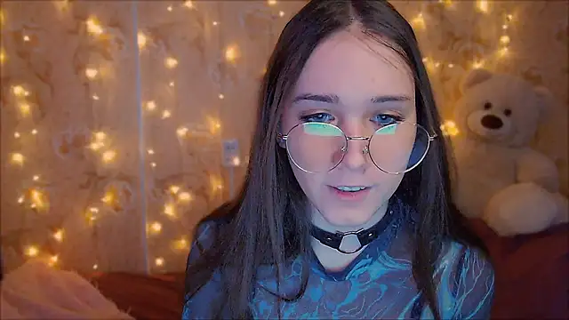 Snapshot of fluffy_kitty_ chatting on February 2026 07:57:02 PM fluffy kitty online show from February 2026 07:57:02 PM