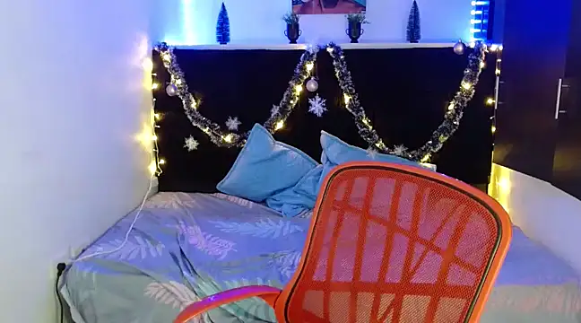 Miapeyton online show from December 2024 08:27:02 PM