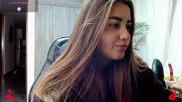 Snapshot of Lucia_star__ chatting on February 2026 12:36:01 AM Lucia star online show from February 2026 12:36:01 AM