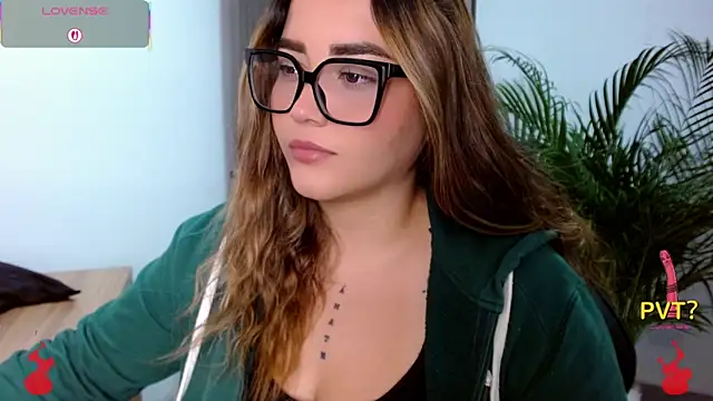 Lucia star   online show from April 2026 06:02:01 PM