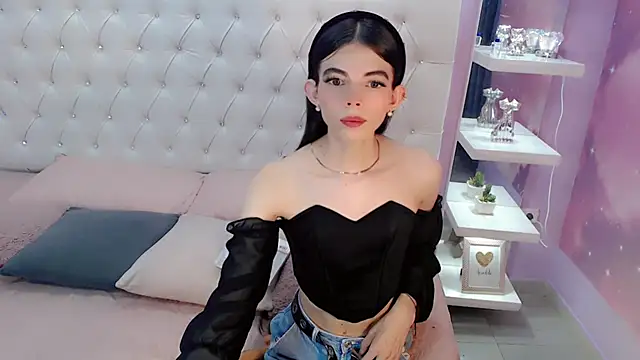 Snapshot of CuteAri chatting on December 2024 08:29:01 PM CuteAri online show from December 2024 08:29:01 PM