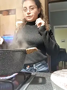 Snapshot of ItalianiMuli chatting on December 2024 07:21:02 PM ItalianiMuli online show from December 2024 07:21:02 PM