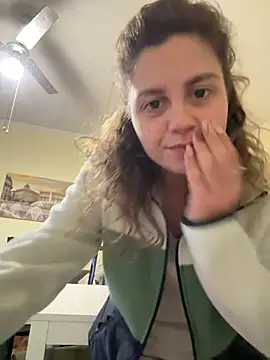 Snapshot of ItalianiMuli chatting on February 2025 04:25:01 PM ItalianiMuli online show from February 2025 04:25:01 PM