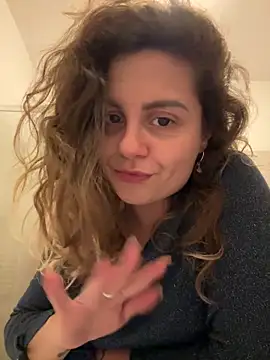 Snapshot of ItalianiMuli chatting on February 2025 03:17:02 PM ItalianiMuli online show from February 2025 03:17:02 PM