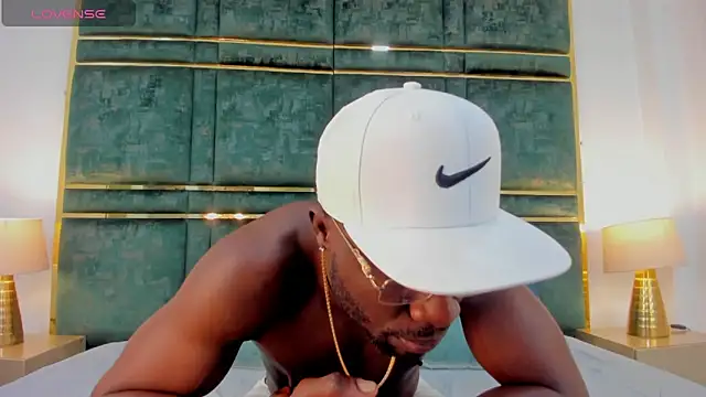 Latrellx7 online show from February 2025 11:28:02 AM