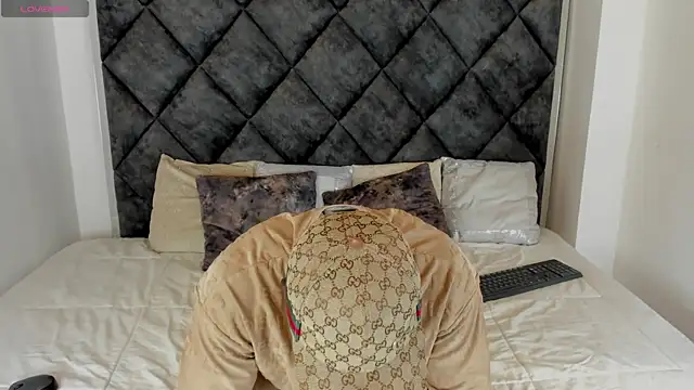 Latrellx7 online show from September 2025 03:08:02 AM