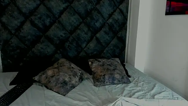 Latrellx7 online show from September 2025 04:07:01 AM