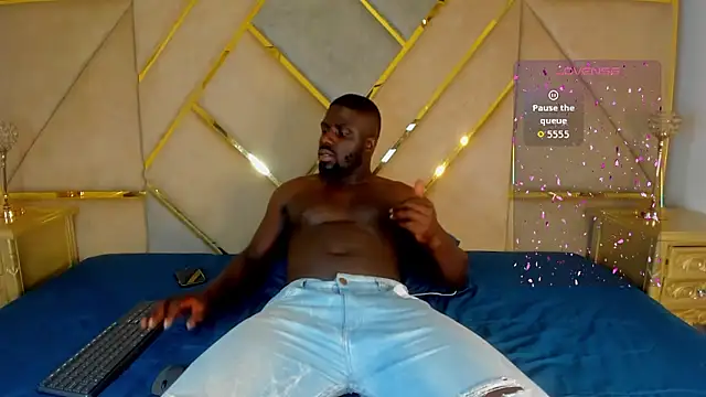 Latrellx7 online show from October 2025 02:33:01 AM