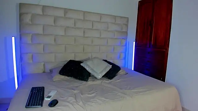 Latrellx7 online show from March 2026 03:56:01 AM