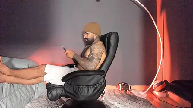 Snapshot of Brock_hurn1 chatting on March 2025 11:49:01 PM Brock hurn1 online show from March 2025 11:49:01 PM