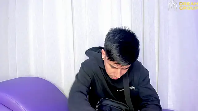 Yourslust  online show from November 2025 01:24:01 PM