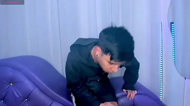 Yourslust  online show from November 2025 01:42:02 PM