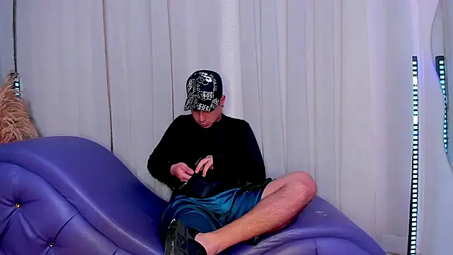 Yourslust  online show from January 2026 12:31:01 PM