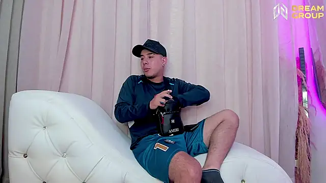 Snapshot of Yourslust_ chatting on May 2026 01:27:02 PM Yourslust online show from May 2026 01:27:02 PM