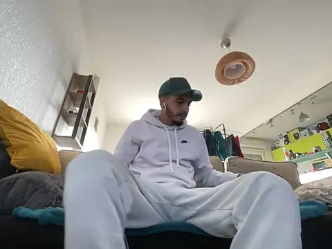 Rebeu313 online show from January 2025 01:58:01 PM