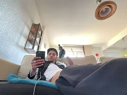 Rebeu313 online show from March 2025 04:53:01 PM