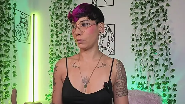 Snapshot of MiaMorgan_ chatting on May 2026 01:29:02 PM MiaMorgan online show from May 2026 01:29:02 PM