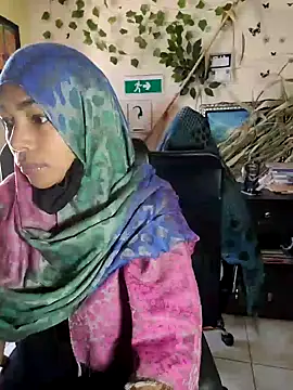 Snapshot of NAJWA-ARAB chatting on January 2025 02:13:01 PM NAJWA-ARAB online show from January 2025 02:13:01 PM