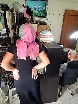 Snapshot of NAJWA-ARAB chatting on November 2025 03:33:02 PM NAJWA-ARAB online show from November 2025 03:33:02 PM