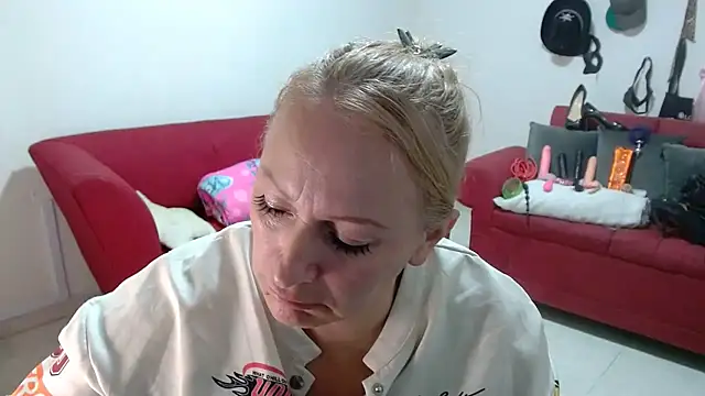 emperabigbootybigass online show from February 2026 12:23:01 PM