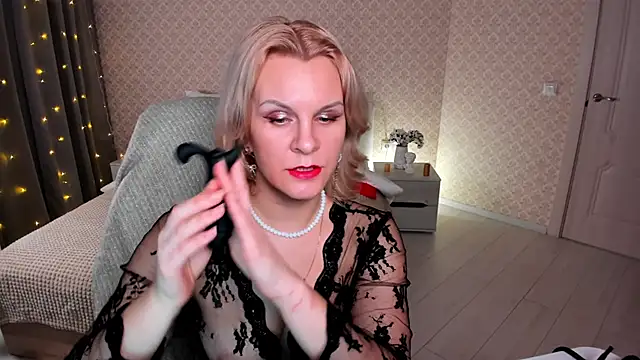 Louisa Bay online show from March 2025 05:13:02 PM