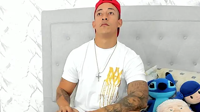 luigiferrara online show from February 2025 07:17:02 PM