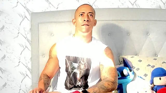 luigiferrara online show from March 2025 09:01:01 PM