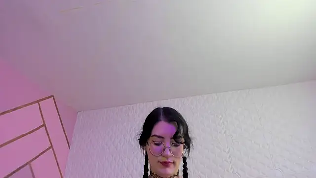 Snapshot of Violetaa_diazz chatting on April 2026 02:27:02 AM Violetaa diazz online show from April 2026 02:27:02 AM