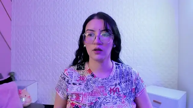 Snapshot of Violetaa_diazz chatting on June 2026 09:08:02 PM Violetaa diazz online show from June 2026 09:08:02 PM