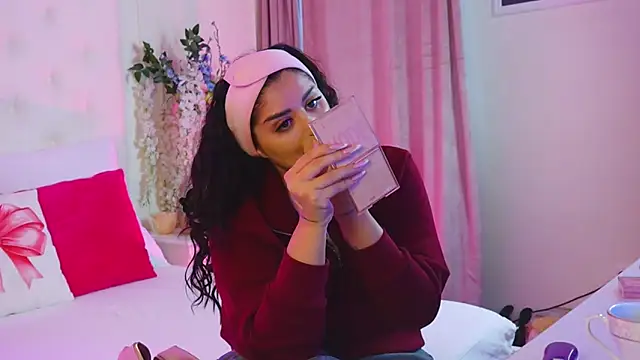 Amberseyes online show from April 2026 05:47:01 AM