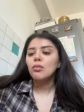 Snapshot of Amberseyes chatting on May 2026 12:12:02 PM Amberseyes online show from May 2026 12:12:02 PM