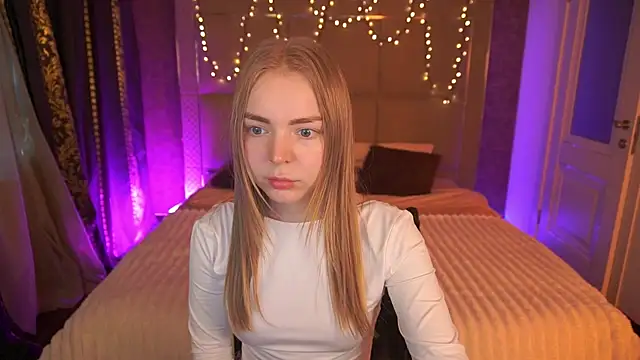 Snapshot of EmilySunshineS chatting on May 2026 06:09:02 AM EmilySunshineS online show from May 2026 06:09:02 AM