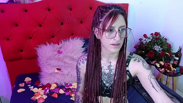 Sofi F w online show from February 2025 10:00:02 PM