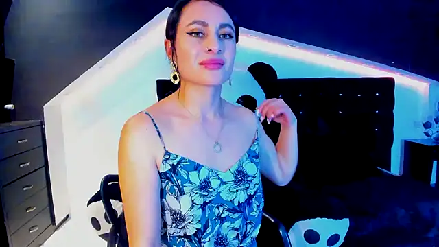 Coral Gibson online show from February 2025 06:17:02 PM