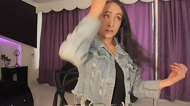 Coral Gibson online show from March 2026 12:52:01 PM