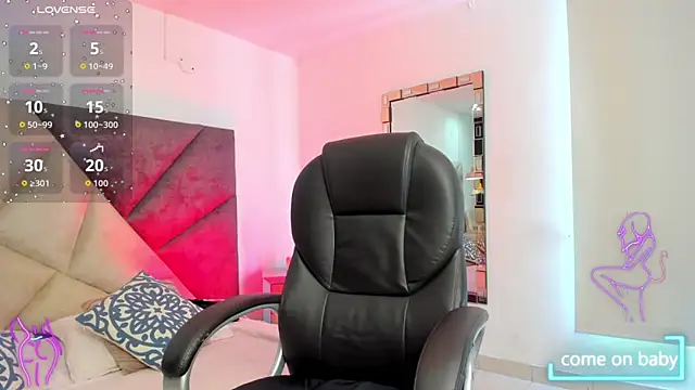 GiaFu online show from November 2025 05:35:02 PM