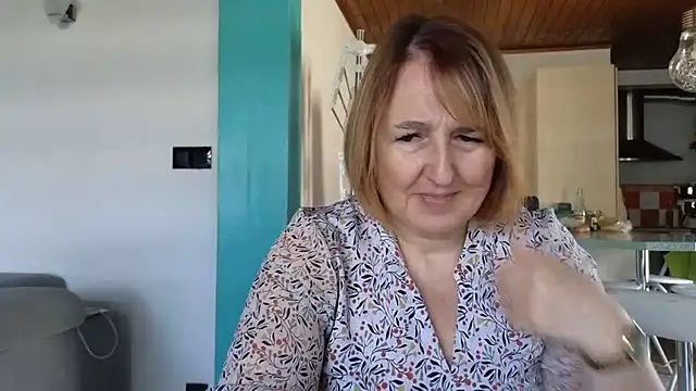 Snapshot of Sandcoq chatting on April 2026 08:52:02 AM Sandcoq online show from April 2026 08:52:02 AM