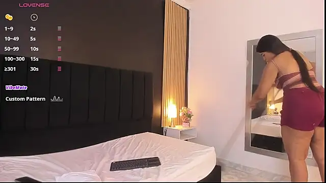 sweetsofia18 online show from November 2025 10:52:02 PM