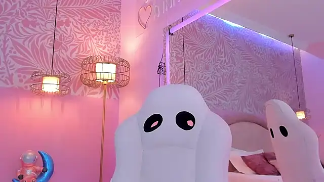 EmilyCollinss1 online show from December 2025 06:30:02 AM