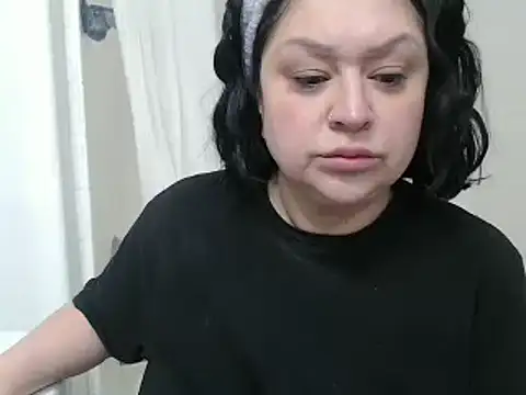 AlyssiaAmoreXO online show from February 2025 01:11:02 PM