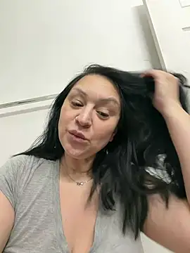 Snapshot of AlyssiaAmoreXO chatting on June 2026 05:34:02 PM AlyssiaAmoreXO online show from June 2026 05:34:02 PM